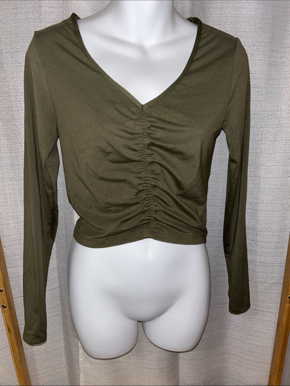 all in motion Olive Ruched V-Neck Long Sleeve Crop Top